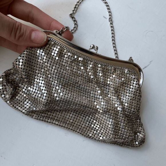 Vintage Whiting & Davis Silver Mesh Kisslock Bag – Made in USA – 7" x 3.75" - Picture 16 of 16